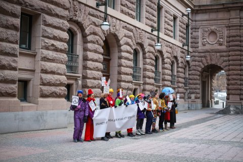 Clownerna på rad utanför riksdagen