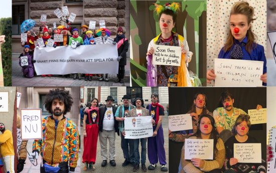 Ett kollage av bilder på clowner som håller upp skylt med texten "snart finns inga barn kvar att spela för" eller "snart finns inga barn kvar att leka med" på olika språk