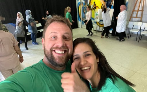 Björn Dahlman gör tummen upp